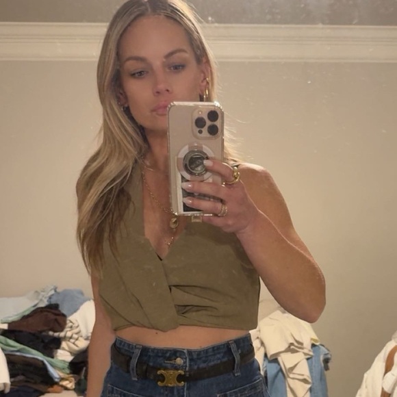 Meet your Posher, Ashley - Picture 2 of 3